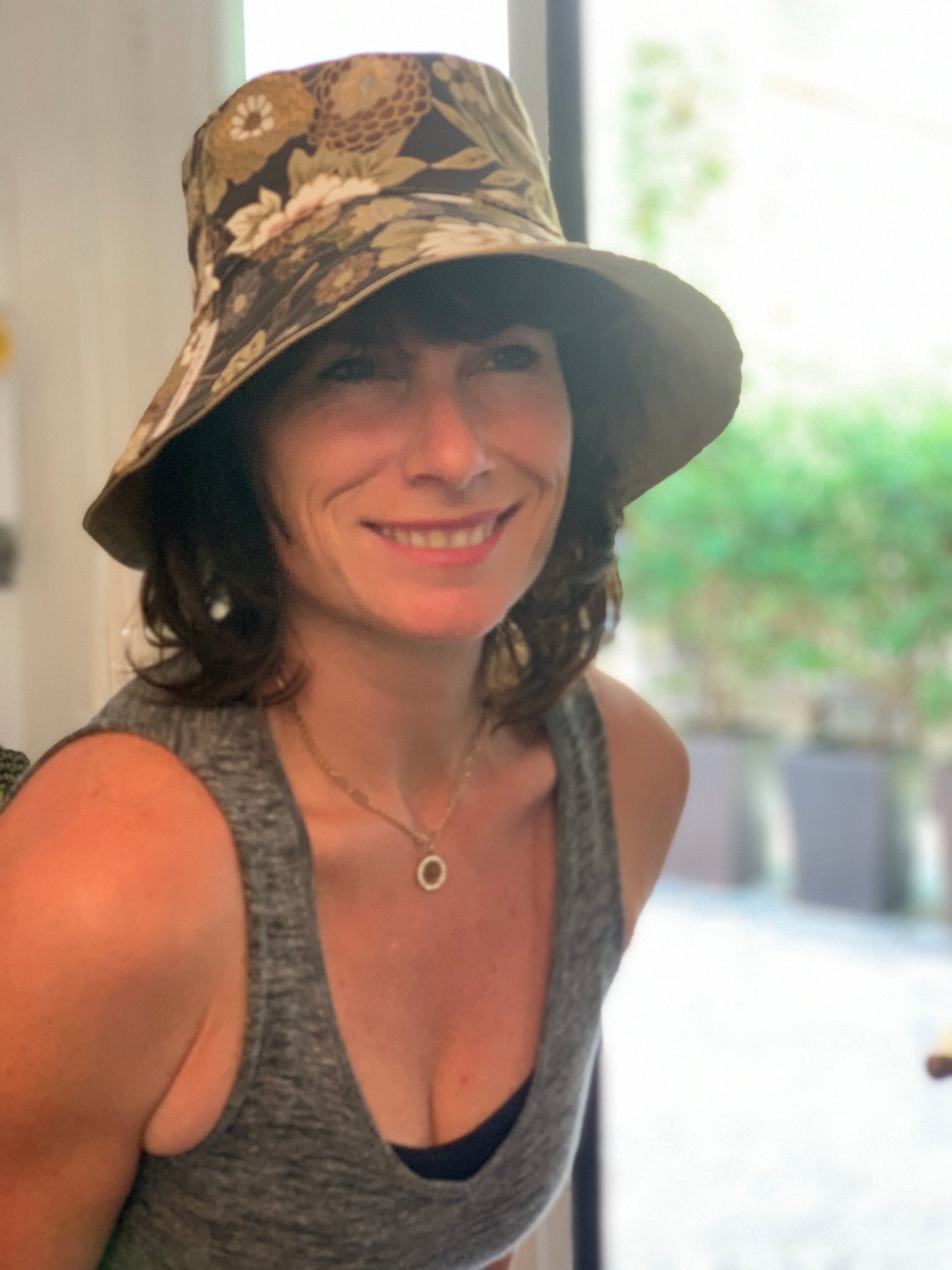 Cappello Fiori Jap marrone