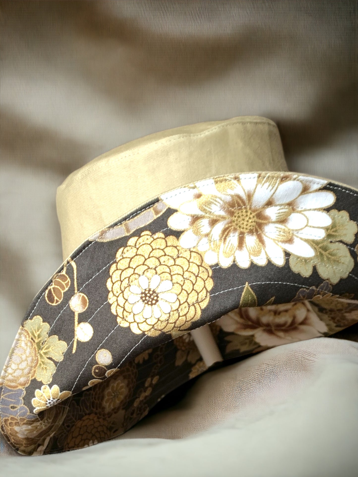 Cappello Fiori Jap marrone